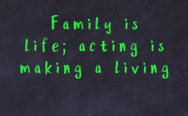 Siyah karatahtaya Tebeşir Bilgisi Yazısı