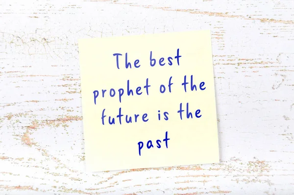 Yellow sticky note with handwritten motivational quote — Stock Photo, Image