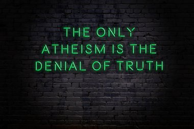 Zekice ve motive edici bir alıntı. Tuğla duvarda neon işareti