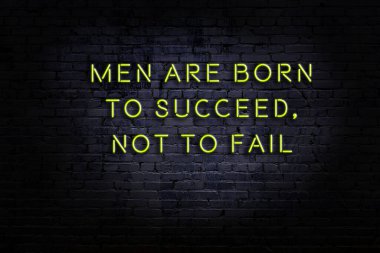 Akıllıca alıntı. Duvara karşı neon yazıtlar