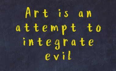 Siyah karatahtaya Tebeşir Bilgisi Yazısı