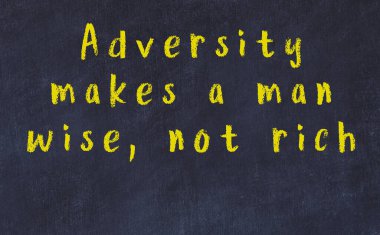 Siyah karatahtaya Tebeşir Bilgisi Yazısı