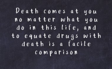 Siyah karatahtaya Tebeşir Bilgisi Yazısı