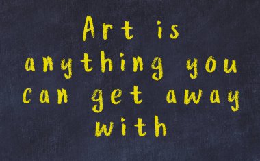 Siyah karatahtaya Tebeşir Bilgisi Yazısı