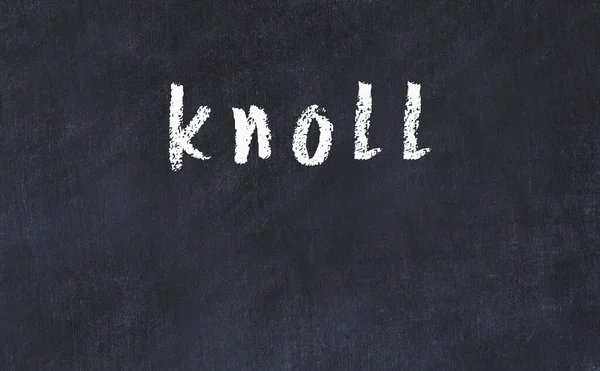 Faculdade mesa de giz com a palavra knoll escrito em — Fotografia de Stock