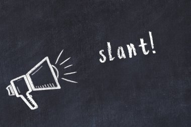 Hoparlör ve yazıt eğimli tebeşir scetch