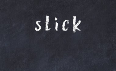 Üzerinde yazı olan siyah karatahta