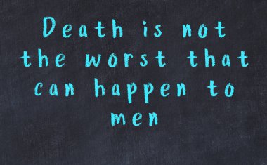 Üzerinde bilge yazılar olan siyah karatahta.