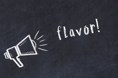 Hoparlör ve yazı aromalı tebeşir.