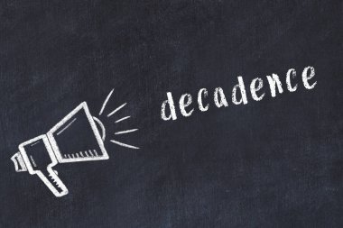 Tebeşir hoparlörü ve kara karatahtanın üzerindeki yazıt çöküşü