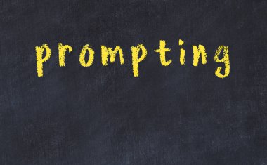 Üzerinde yazı olan siyah karatahta