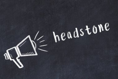 Hoparlör ve mezar taşı tebeşiri.