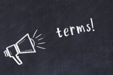 Kara karatahtaya tebeşir hoparlörü ve yazı terimleri