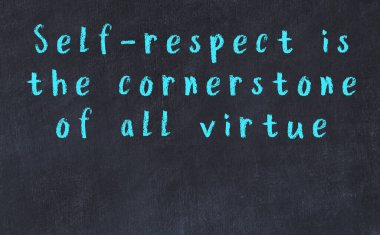 Siyah karatahtaya Tebeşir Bilgisi Yazısı