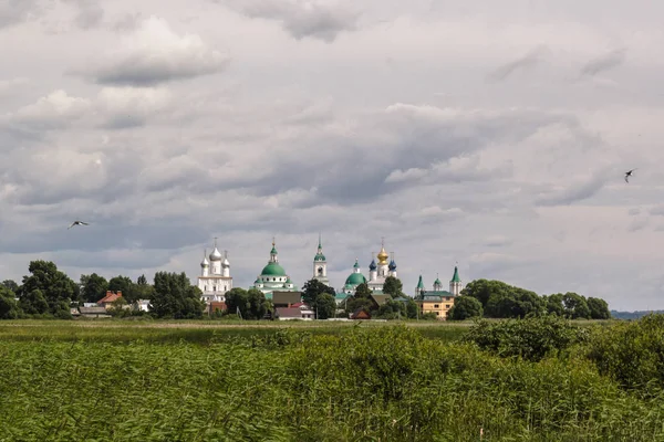 Spaso-Yakovlevsky klášter, Rostov, Yaroslavl region. — Stock fotografie