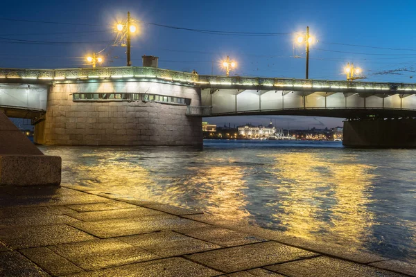 Slévárenské most, nábřeží — Stock fotografie