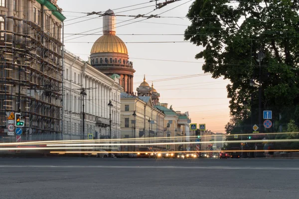 Admiralteysky Prospekt, St. Isaac's Cathedral — Stock Photo, Image