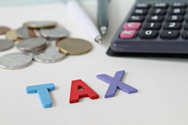 Ahşap kelime vergi, sikke ve ofis resepsiyon masası hesap makinesi