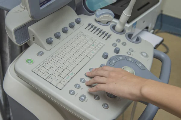 Obtener Ultrasonido Del Médico —  Fotos de Stock