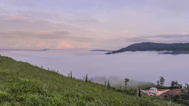 dağlar altında sabah Chiang mai Tayland Kuzey siste