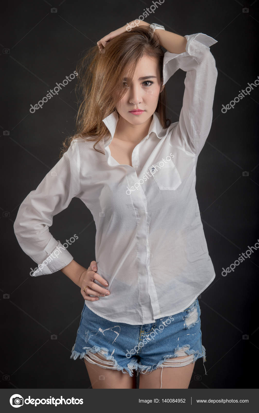 short jeans and white shirt
