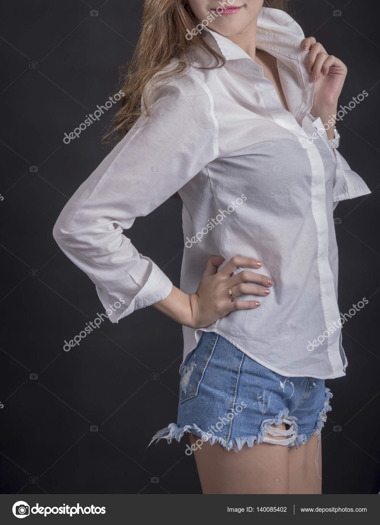 girl wearing short shirt