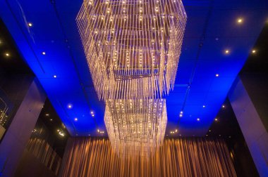 düğün töreninde güzel avize