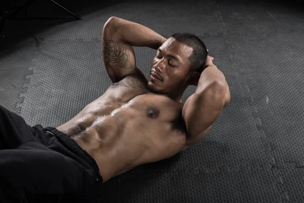 Muscular Constructor Hombre Abdominales Gym Concept Sport Man Gimnasio —  Fotos de Stock