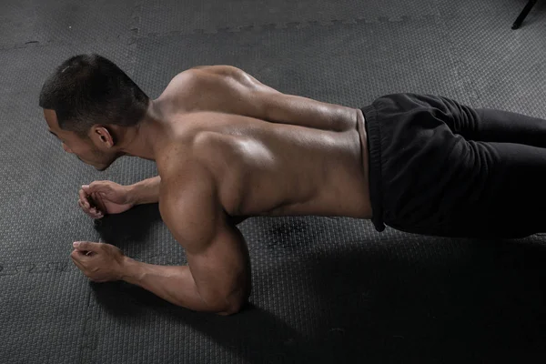 Muskelaufbau Mann Sit Ups Bei Gym Concept Sportmann Fitness Center — Stockfoto