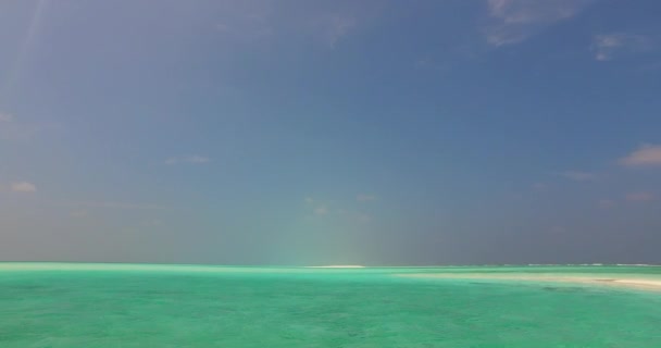 Turquesa Orillas Del Mar Con Cielo Azul Rosa Sereno Viaje — Vídeo de stock