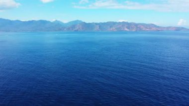 Yaz mevsiminde deniz manzarası. Endonezya, Bali 'deki egzotik manzara.  