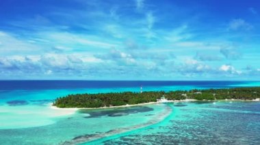 İHA 'nın gündüz sahili. Tayland 'a yaz yolculuğu.