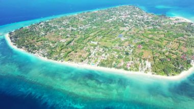 Deniz manzarasına bakıyorum. Bora Bora 'daki tropik cennet, Fransız Polinezyası.