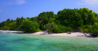 Güneşli bir günde ada kıyısı. Bali 'nin Idyllic doğası.