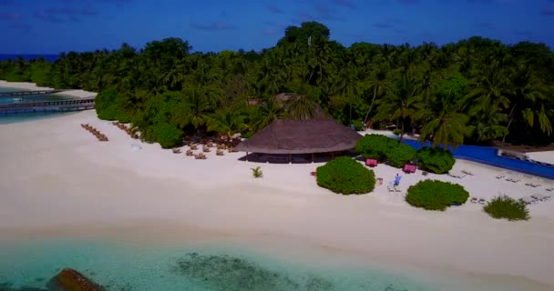 Île Avec Petits Bâtiments Vus Depuis Drone Voyage Été Thaïlande — Video