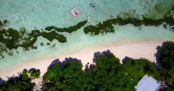 昼間はボートで島の海岸線 バリのリラックス — ストック動画