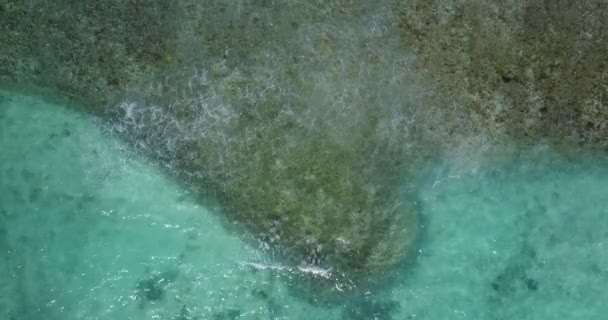 Blick Auf Plätscherndes Flachwasser Der Nähe Der Insel Urlaub Auf — Stockvideo