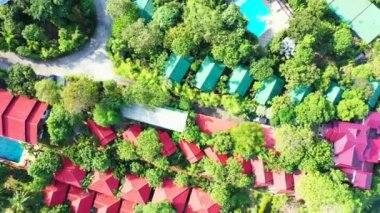 Tropikal adada samimi binalar. Endonezya, Bali 'de yaz tatili.  