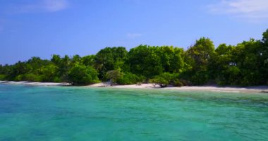 Vahşi deniz manzarası var. Bali 'nin tropikal doğası.