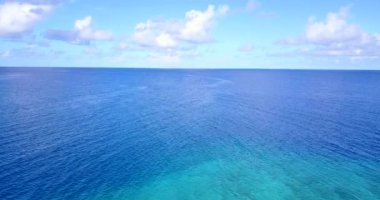 Mavi deniz burnu doğal arka plan. Antigua 'nın Doğa Manzarası.