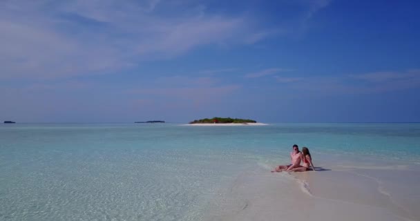 Romantisch Paar Tropisch Strand — Stockvideo