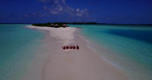 Vista Aérea Hermosas Mujeres Jóvenes Disfrutando Vacaciones Tropicales Maldivas — Vídeo de stock