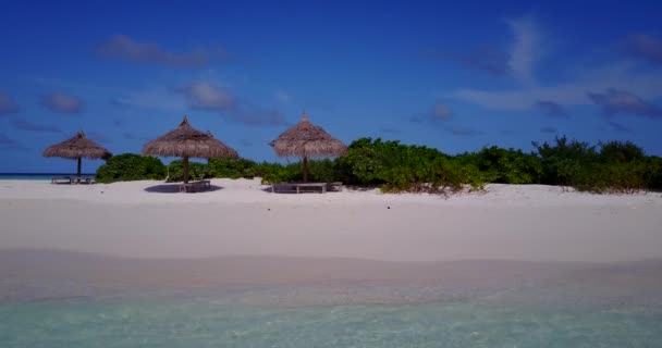 Spiaggia Con Acqua Mare Turchese Serena Scena Della Natura Esotica — Video Stock