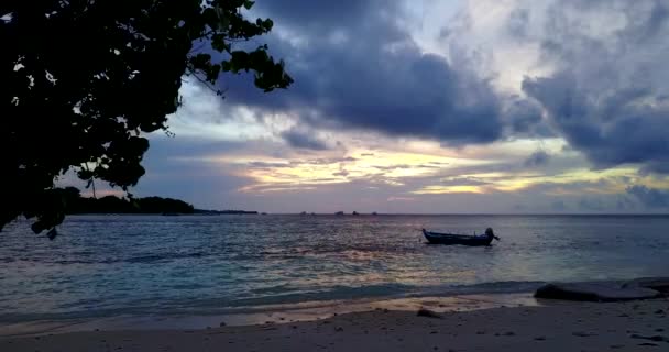 Barco Cocido Playa Durante Atardecer Escena Natural Gili Trawangan Indonesia — Vídeos de Stock