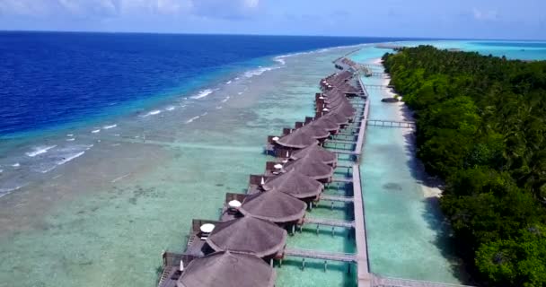 Acogedores Bungalows Madera Isla Disfrutando Vacaciones Tropicales Bali Indonesia — Vídeo de stock