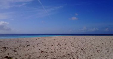 Gündüz güneşli plajlar. Endonezya, Bali 'de yaz tatili.   