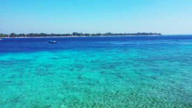 Mavi deniz manzarası var. Bali 'nin Idyllic doğası.