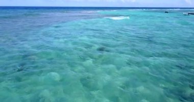 Sakin deniz suyu, yakın görüş. Filipinler, Asya 'da yaz tatili sahnesi. 