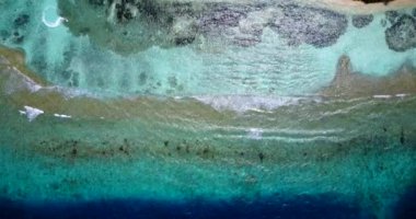 Alt manzaralı şeffaf deniz suyu. Filipinler, Asya 'da yaz tatili sahnesi. 