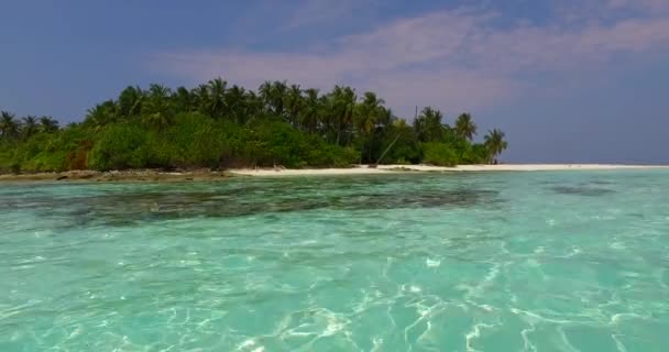 Transparent Plätscherndes Wasser Mit Inselhintergrund Urlaub Australien Ozeanien Sommer — Stockvideo